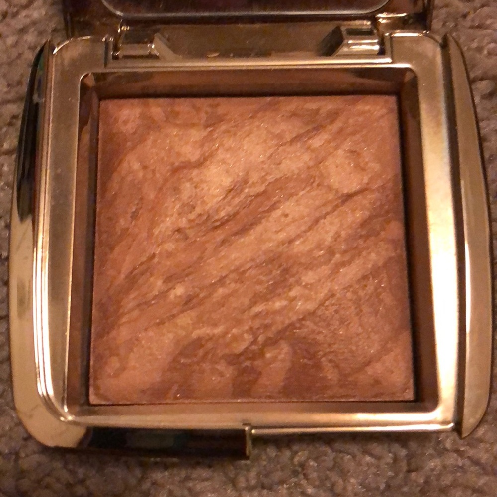 Hourglass bronzer